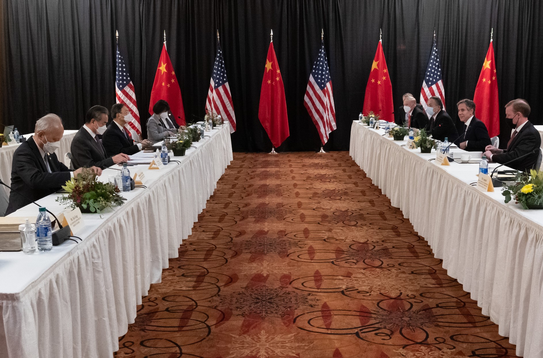 Chinese diplomats meeting with US representatives